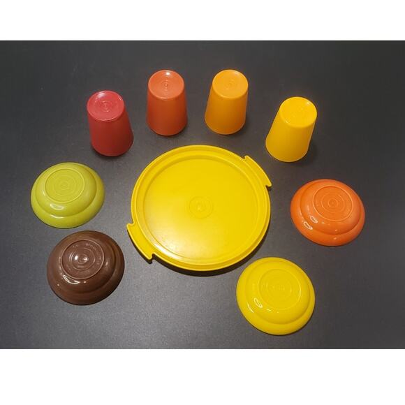 VTG Tupperware TOYS Mini bowls (4), Mini Tumblers (4), Mini Cake Taker Bottom. - Picture 3 of 4